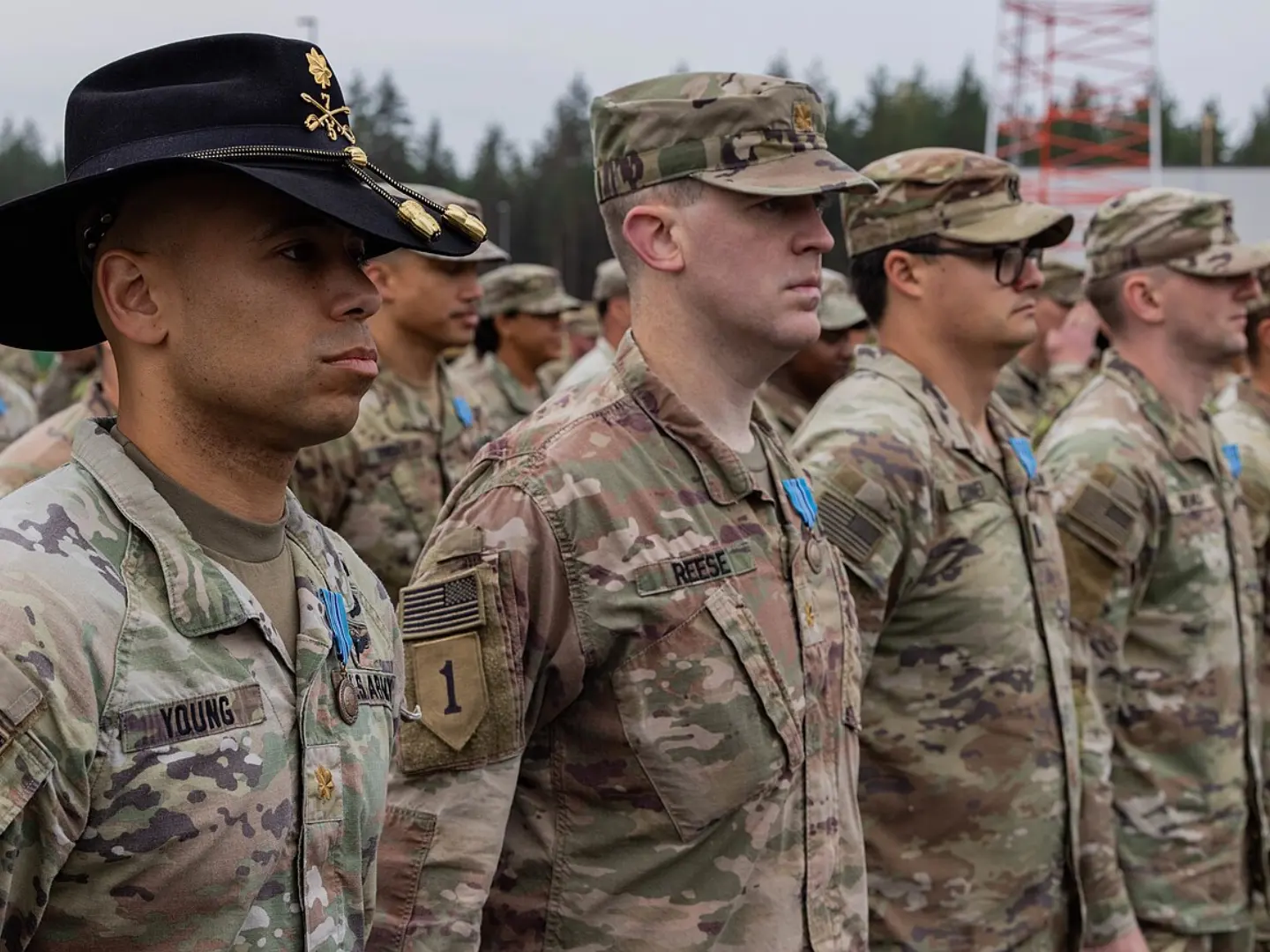 Members of the 5th Squadron receive NATO's Kaitsel Medal.